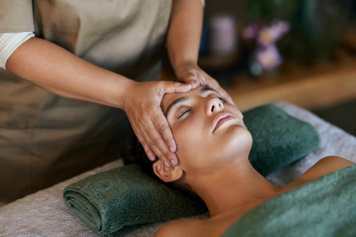 Head Spa Springfield – Relaxing Scalp & Hair Therapy at Nails Uncorked